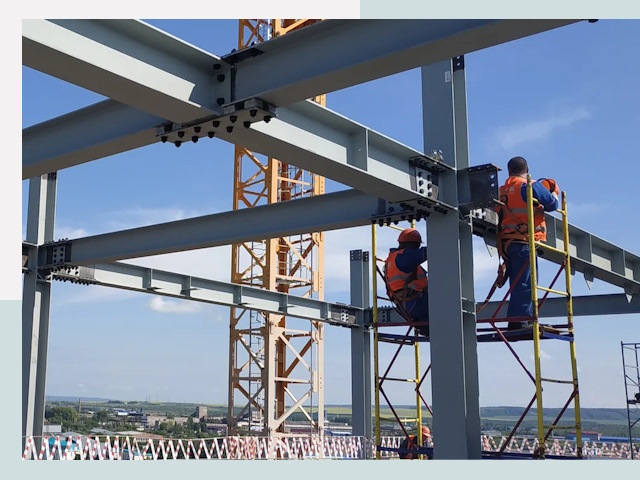 Монтаж металлоконструкций в клине